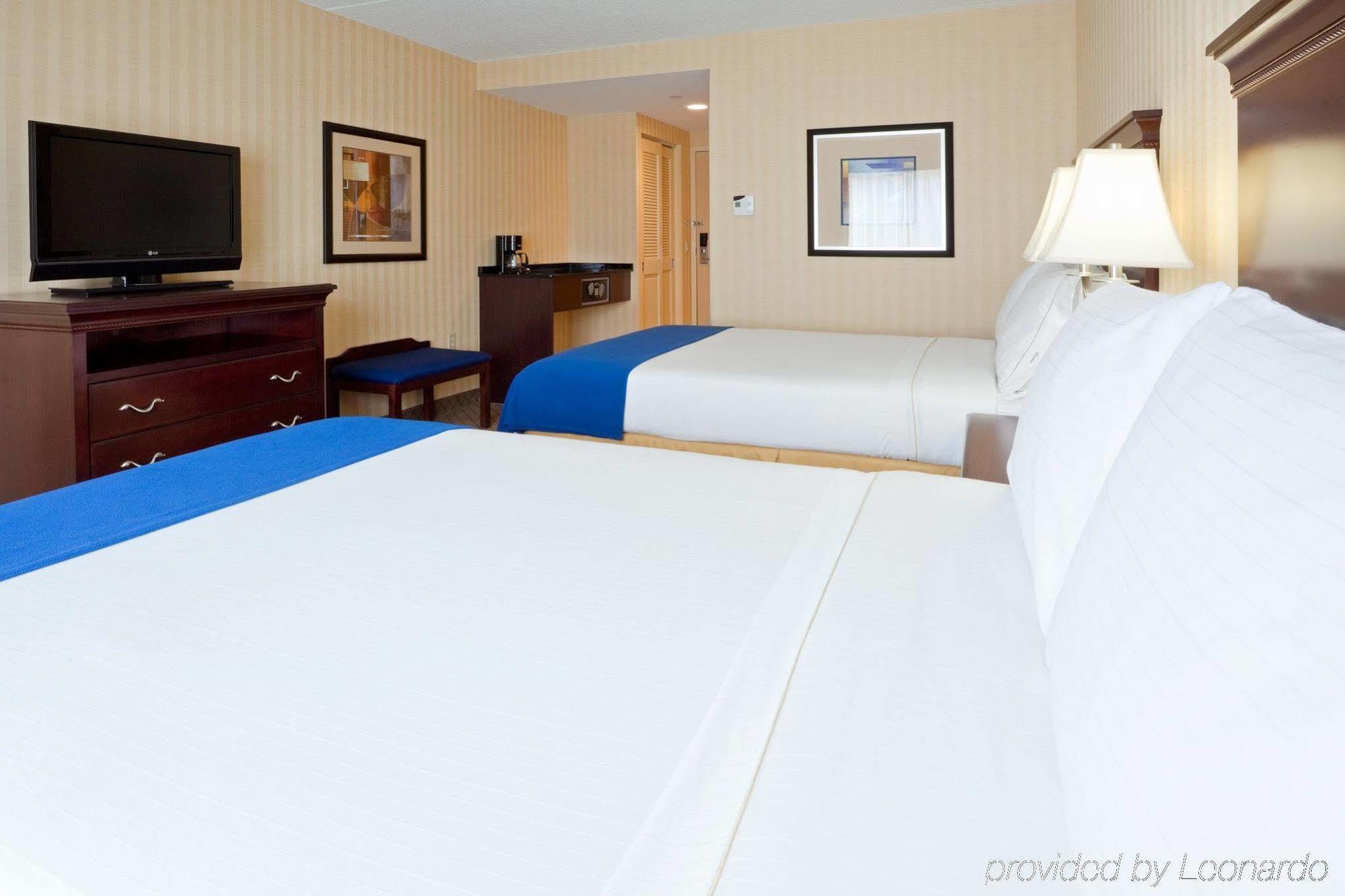 Holiday Inn Express & Suites West Long Branch - Eatontown, An Ihg Hotel Habitación foto